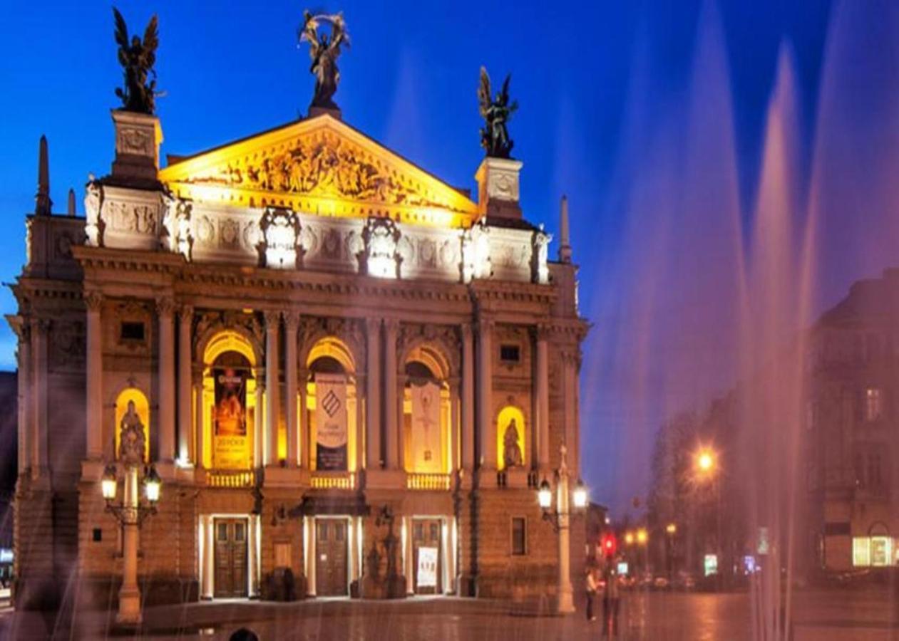 Mini Economy Apartments - Chornovola Avenue - 2 Minutes To The Opera House Lviv Exterior foto